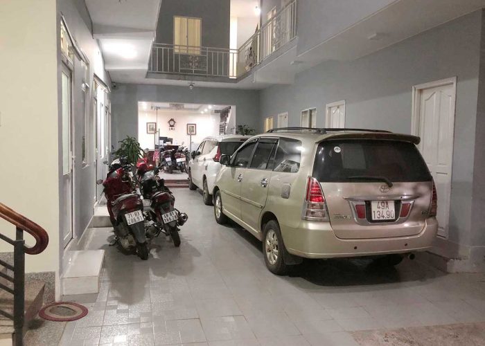 sân đậu xe máy và xe hơi
